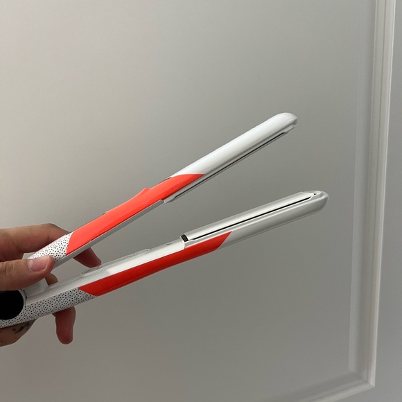 Paul Mitchell Flat Iron - Picture 2 of 2